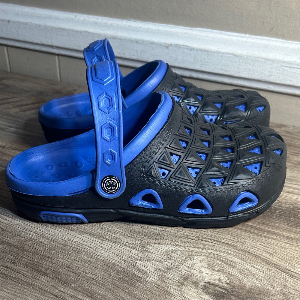 JEFFRICO Breathable Clogs for Men- Lightweight Slip-Ons. Size 9.